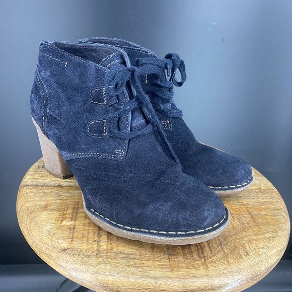 Clarks Shoes | Clarks Carleta Lyon Navy Suede Ankle Booties Size 9.5 | Color: Blue | Size: 9.5 | Weightthrifter's Closet